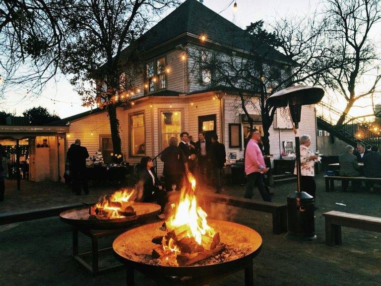 Quelles sont les expériences atypiques à vivre dans un hôtel de plein air en Ardèche 5 étoiles ?