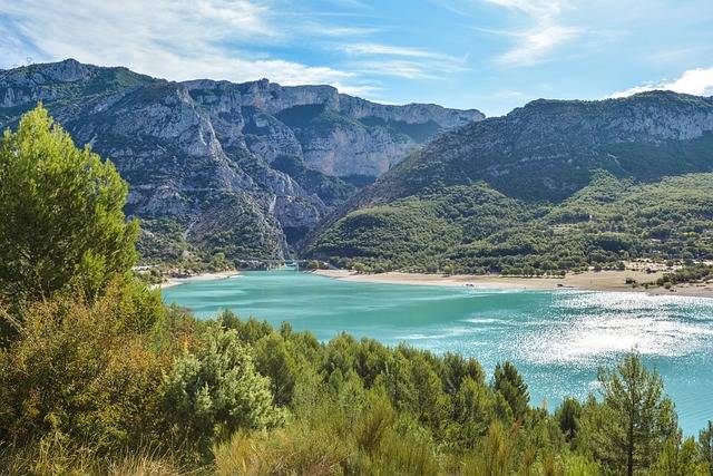 Découvrez les logements insolites pour une expérience inoubliable dans les Gorges du Verdon